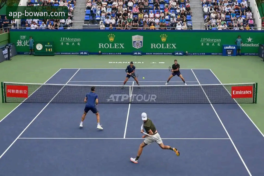 博万APP最新版本号 沙漠天堂的等待与指尖的赛场:博万体育平台如何重塑网球观赛体验